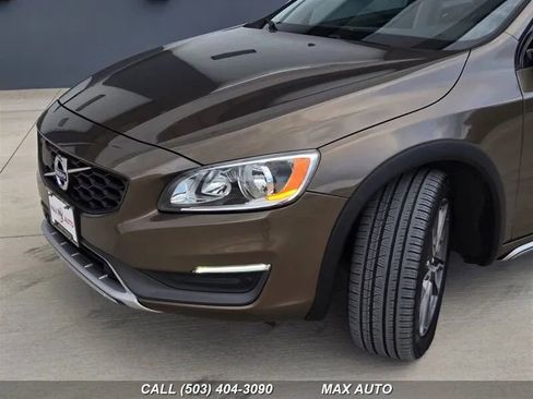 Used 2016 Volvo V60 T5 Cross Country w/ Convenience Package image 36