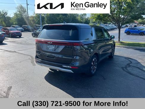 Used 2024 Kia Carnival EX FWD image 6