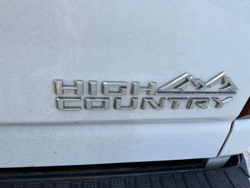 Used 2022 Chevrolet Silverado 2500 High Country AWD/4WD image 7