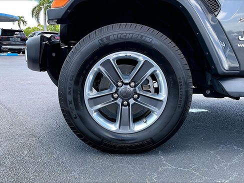 Used 2020 Jeep Wrangler Unlimited Sahara AWD/4WD image 8