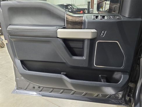 Used 2022 Ford F450 Lariat w/ FX4 Off-Road Package image 27