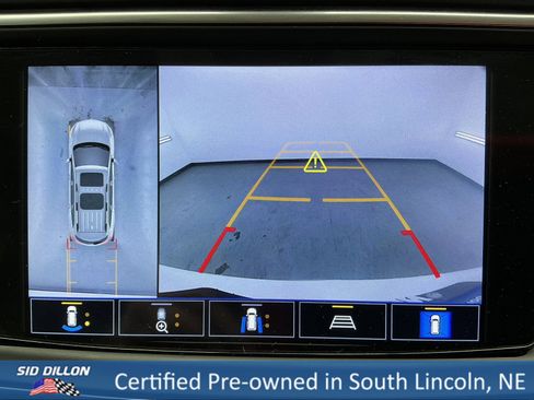 Used 2023 Buick Enclave Essence image 7