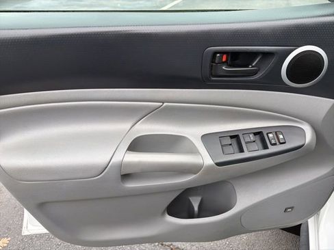 Used 2014 Toyota Tacoma PreRunner image 13