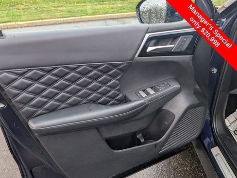 Used 2022 Mitsubishi Outlander SEL image 14