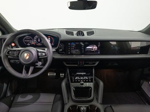 New 2026 Porsche Cayenne GTS image 15