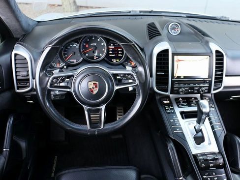 Used 2016 Porsche Cayenne GTS image 27