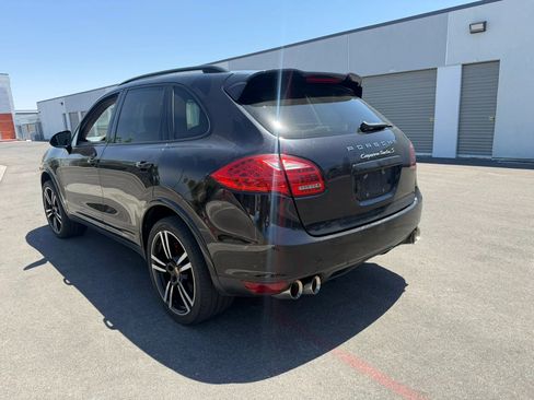 Used 2014 Porsche Cayenne Turbo S AWD/4WD image 4