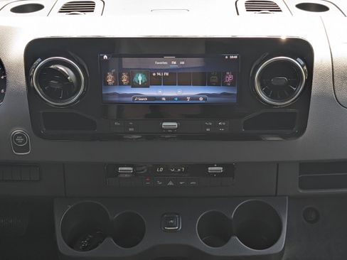 New 2025 Mercedes-Benz Sprinter 2500 image 18