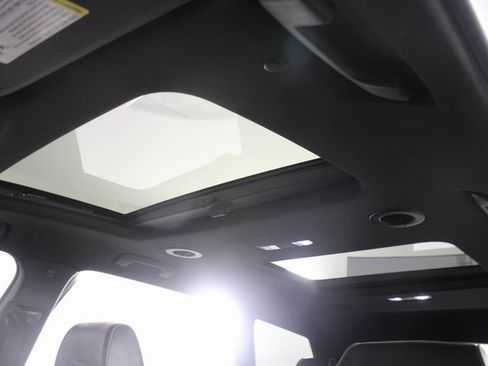 Used 2022 Buick Enclave Avenir w/ Avenir Technology Package image 11