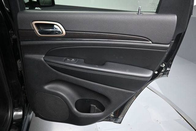 Used 2017 Jeep Grand Cherokee Limited AWD/4WD image 35