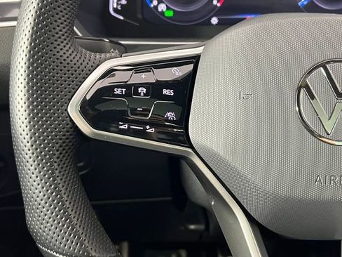 Used 2024 Volkswagen Tiguan SEL R-Line image 28