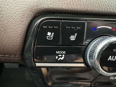 Used 2024 Honda Pilot Elite image 27