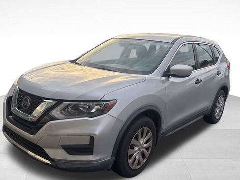 Used 2018 Nissan Rogue S image 1