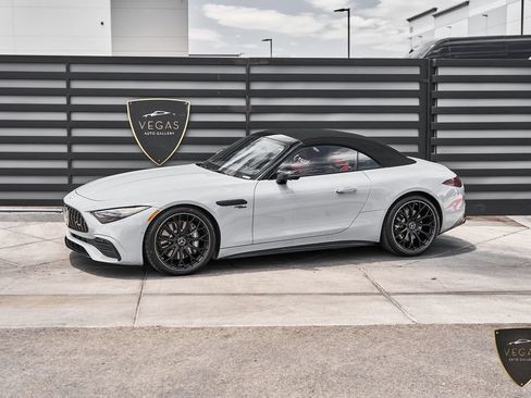 Used 2025 Mercedes-Benz SL 43 AMG w/ Driver Assistance Package image 6