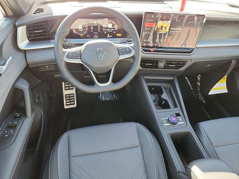 New 2026 Volkswagen Tiguan SE R-Line image 12