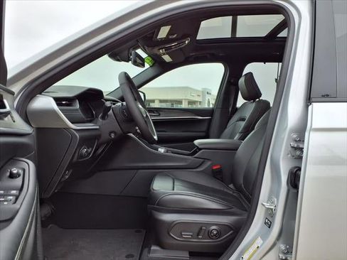 New 2025 Jeep Grand Cherokee L Limited w/ Luxury Tech Group II image 56