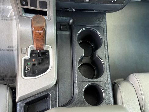 Used 2010 Toyota Tundra Limited image 23