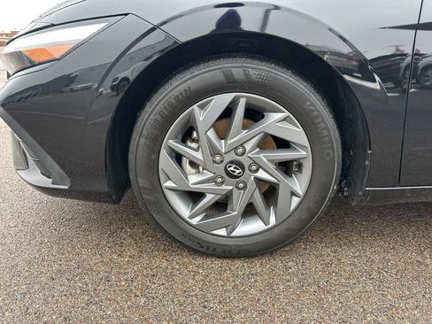 Used 2024 Hyundai Elantra SEL image 15