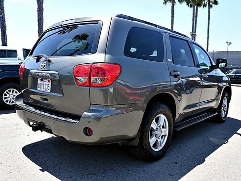 Used 2012 Toyota Sequoia SR5 RWD image 7