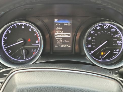 Used 2020 Toyota Camry SE FWD image 30
