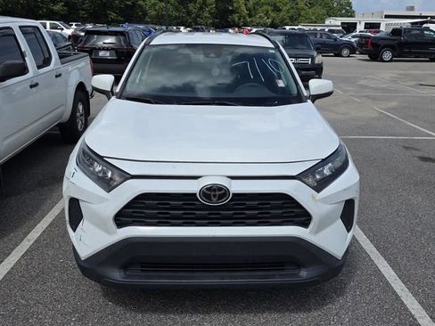 Used 2021 Toyota RAV4 LE AWD/4WD image 2