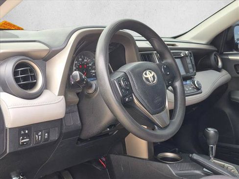 Used 2013 Toyota RAV4 XLE FWD image 2