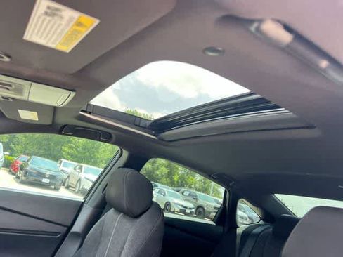 Used 2025 Honda Accord Sport image 32