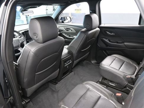 Used 2023 Chevrolet Traverse LT w/ Midnight/Sport Edition image 35
