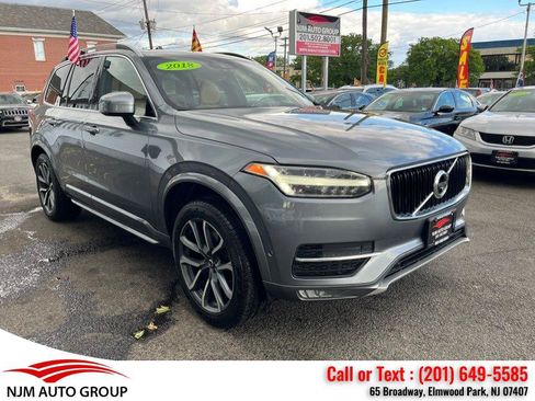 Used 2018 Volvo XC90 T5 Momentum w/ Convenience Package AWD/4WD image 1