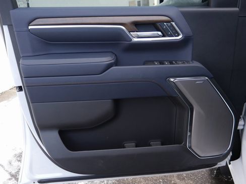 Used 2024 Chevrolet Silverado 2500 High Country w/ High Country Premium Package image 31