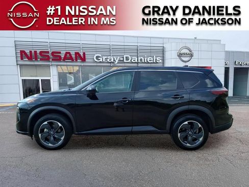 Used 2025 Nissan Rogue SV FWD image 4