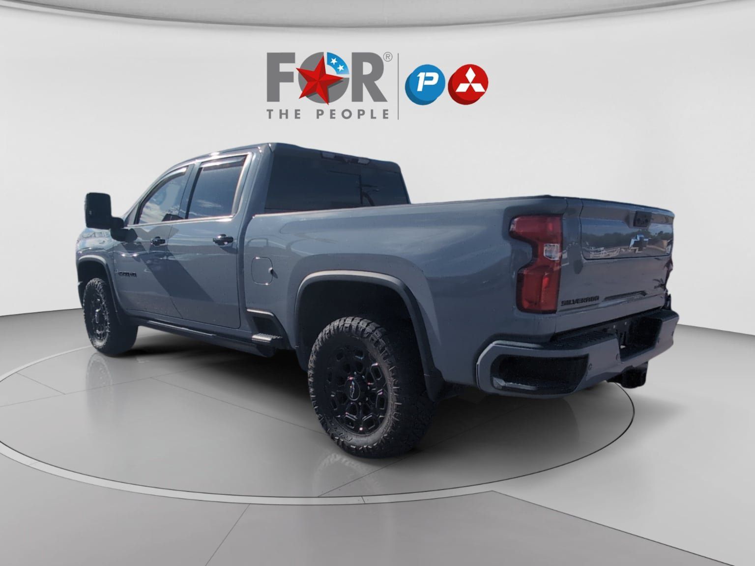 Used 2024 Chevrolet Silverado 2500 LTZ w/ LTZ Plus Package AWD/4WD image 3