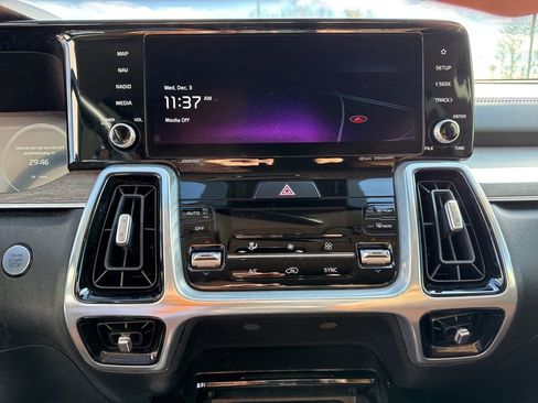 Used 2023 Kia Sorento SX Prestige image 23