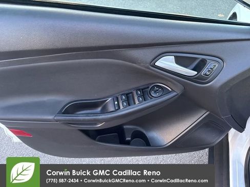 Used 2017 Ford Focus SE image 11