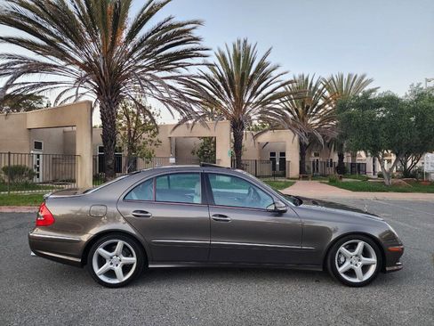 Used 2009 Mercedes-Benz E 350 Sedan image 6