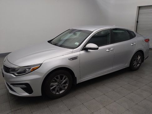 Used 2019 Kia Optima LX FWD image 2