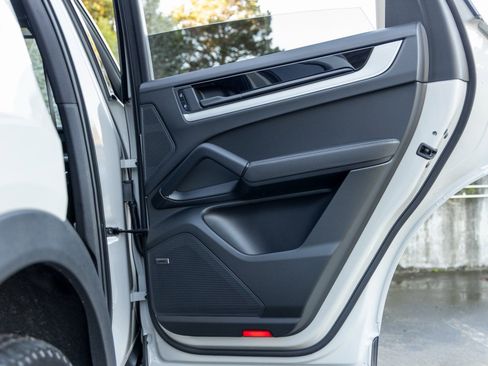 New 2026 Porsche Cayenne image 45