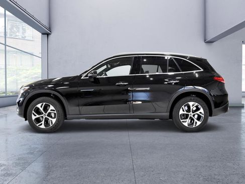 Used 2025 Mercedes-Benz GLC 350e 4MATIC image 2