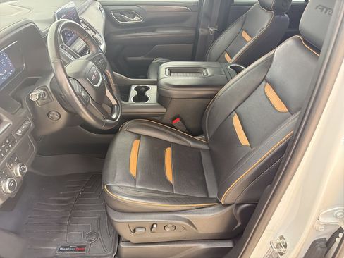 Used 2023 GMC Yukon AT4 w/ Technology Package AWD/4WD image 5