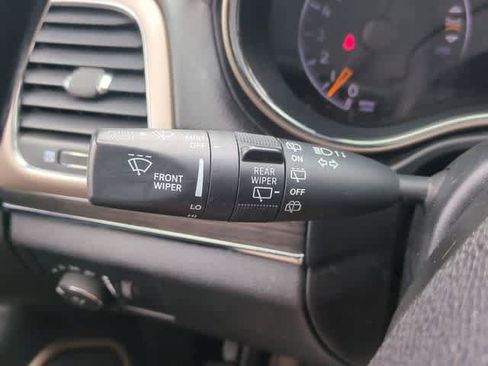 Used 2016 Jeep Grand Cherokee Overland image 28