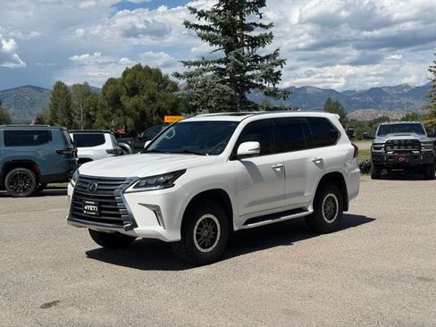 Used 2017 Lexus LX 570 4WD w/ Luxury Package image 2