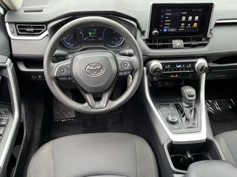 Used 2025 Toyota RAV4 LE AWD/4WD image 10