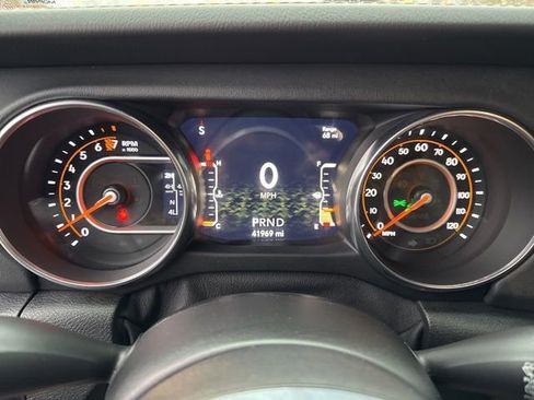 Used 2021 Jeep Wrangler Unlimited Sahara image 12