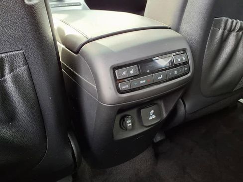 Used 2023 Hyundai Palisade Calligraphy image 11