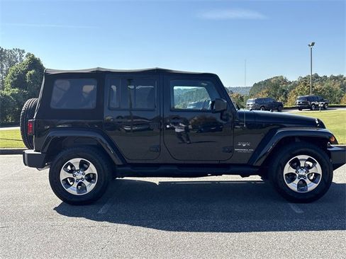 Used 2016 Jeep Wrangler Unlimited Sahara w/ Connectivity Group image 4