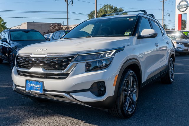 Used 2023 Kia Seltos S w/ Navigation Package AWD/4WD image 2