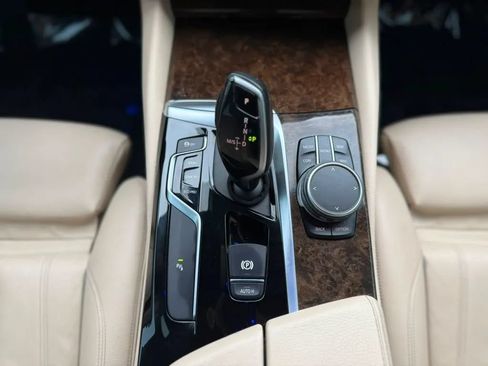 Used 2019 BMW 530i xDrive AWD/4WD image 22