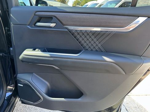 Used 2024 GMC Acadia Denali image 38