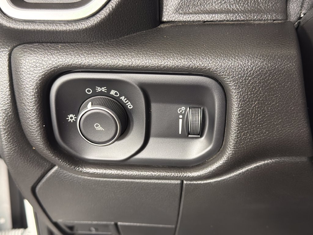 Used 2022 RAM 2500 Big Horn AWD/4WD image 15