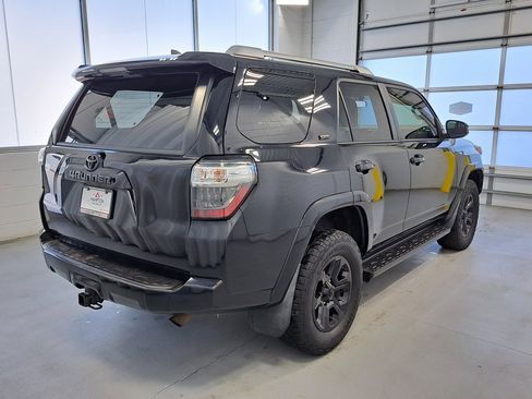 Used 2016 Toyota 4Runner SR5 image 5